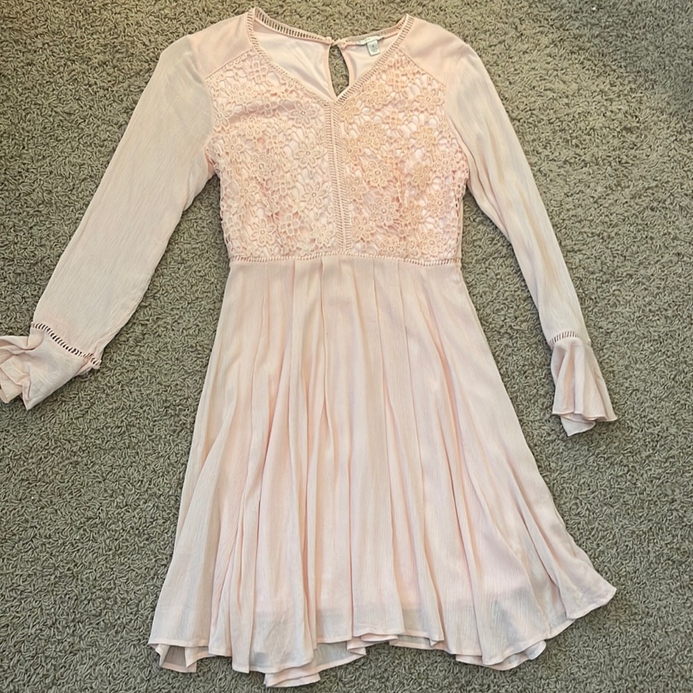 Light pink flowy dress with lace and flowy sleeves